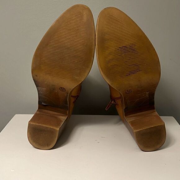 Women's Brown Cognac Western Wedge Heel Ankle Booties - Picture 9 of 9